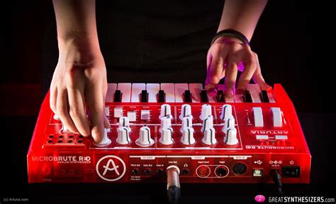 arturia minibrute  microbrute red greatsynthesizers