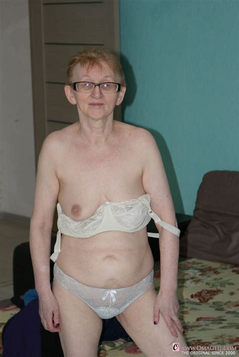 Naughty Granny Arina Shows Off Her Saggy Tits And Her Inviting Pink Pussy CoedCherry