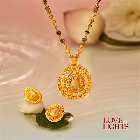 Gold Set Design 2013 Latest Light Weight Gold Necklace Braceletring