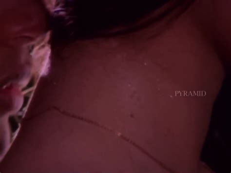 Sherin Hot Romance With Sexy Navel