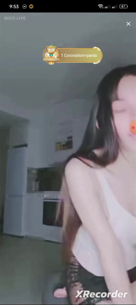 Pussy Slip At 2 47 And More Nude Video On YouTube Nudeleted