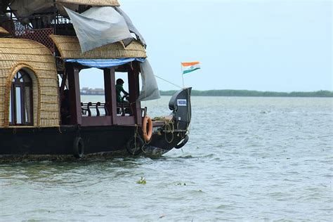 Online crop | HD wallpaper: houseboats, india, kerala, water, sea ...