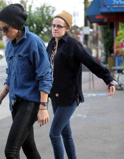 Kristen Stewart Dating Alicia Cargile Hot Lesbian Bisexual Relationship PHOTOS Celeb Dirty