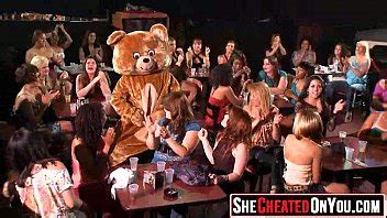 Putas Calientes Atrapadas Follando En El Club Xvideos