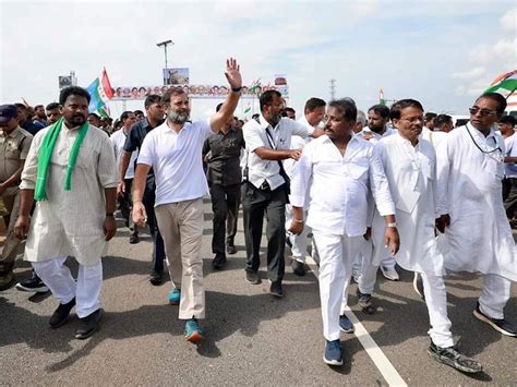Tumultuous Welcome To Rahul Gandhis Bharat Jodo Yatra In Anantapur