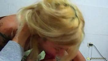 Primer video de hijastra de 18 años timida e inocente XVIDEOS