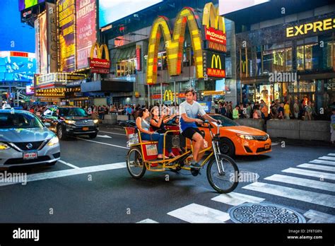 Manhattan Broadway Mcdonalds Hi Res Stock Photography And Images Alamy