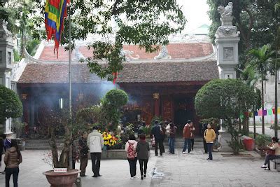 The World Tastes Good: Visiting Temples in Hanoi During Tet (Part 1)