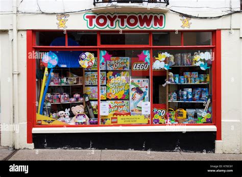 Toytown shop -Fotos und -Bildmaterial in hoher Auflösung – Alamy