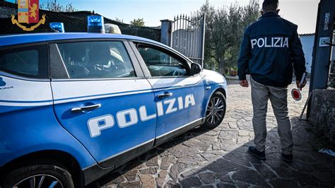 Latina Ragazza Sequestrata E Violentata Da Uno Sconosciuto