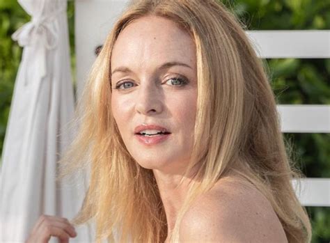 53 Year Old Heather Graham Goes Viral In White Bikini Page 6 Of 7