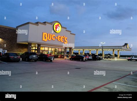 Buc Ees Dusk Hi Res Stock Photography And Images Alamy