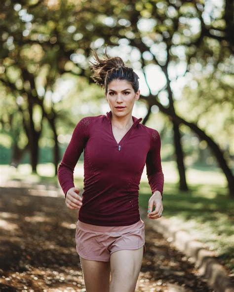 15 Latest Hot Genevieve Padalecki Bikini Pics