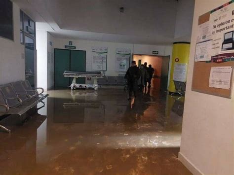 Video Hospital de la Niñez Oaxaqueña sufre inundación desalojan a más