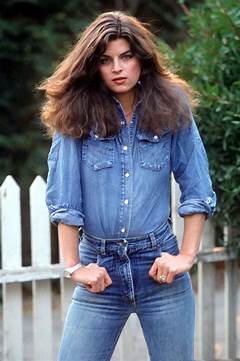 Ellawaifuuxos Net Worth Will Shock You How Much Does She Make