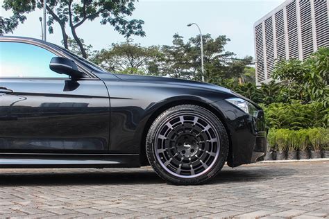 Permaisuri | Radi8 R8SD11 with BMW 3 Series