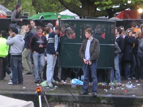 Naturismo Nudismo Y Exhibicionismo Gay Tios Meando