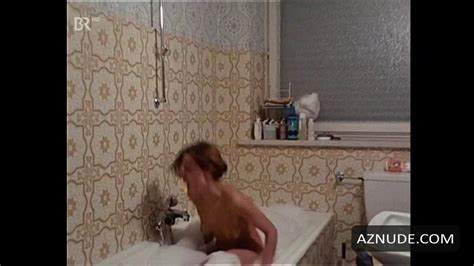 UTE WILLING Nude AZNude