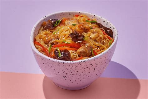 Лапша WOK с доставкой 24 часа по СПб, заказать лапшу ВОК в коробочках