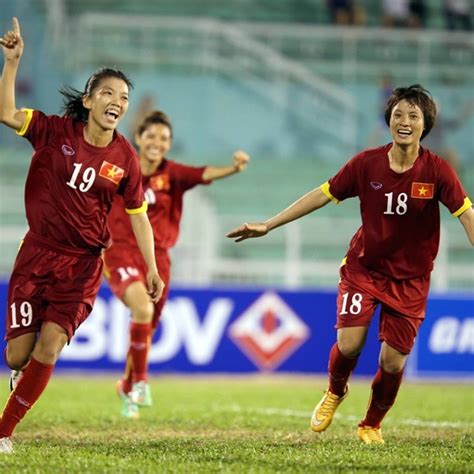 Lương Thùy Linh được khen ngợi khi thay hot girl bình luận World Cup