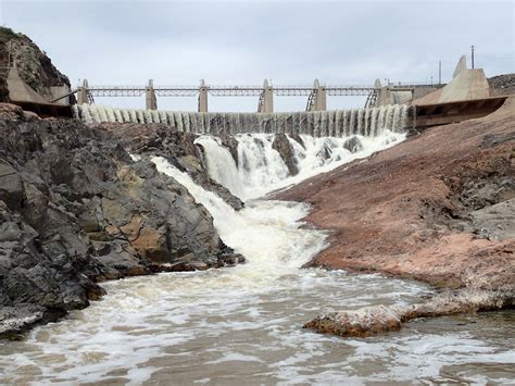 Travelers to Horseshoe Bay TX find a surprising hidden waterfall 14