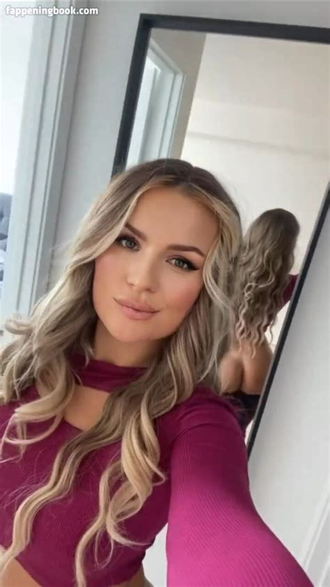 Fcknpeach Nude OnlyFans Leaks Fappedia