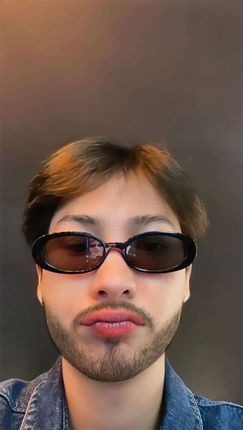 Pin On Offgun Cute Gay Couples Gmmtv Actors Mens Sunglasses