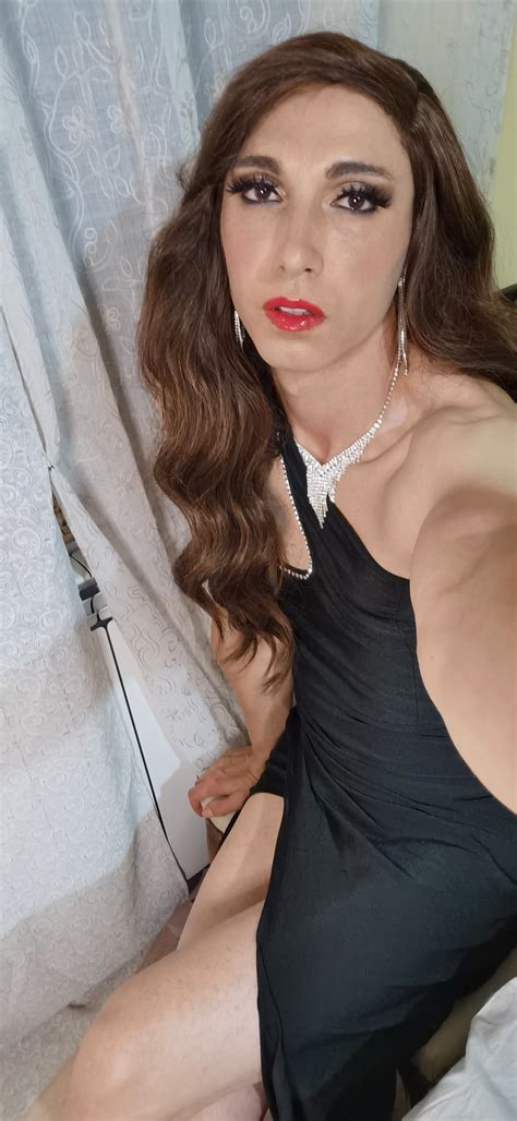 Do you think am I pretty in this look? : r/crossdressing