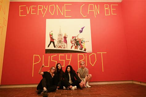 Pussy Riot Des H Ro Nes Contre Poutine Moustique