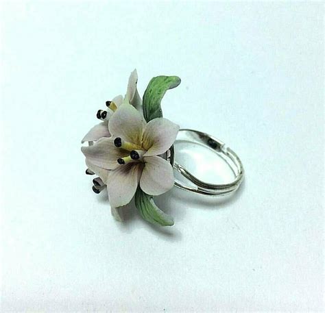 Купить и примерить кольцо лилиия из фарфора в Санкт-Петербурге вы ...