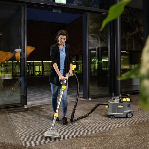 Kärcher Puzzi 8 1 ADV 1 100 241 0 Karcher Sedláček