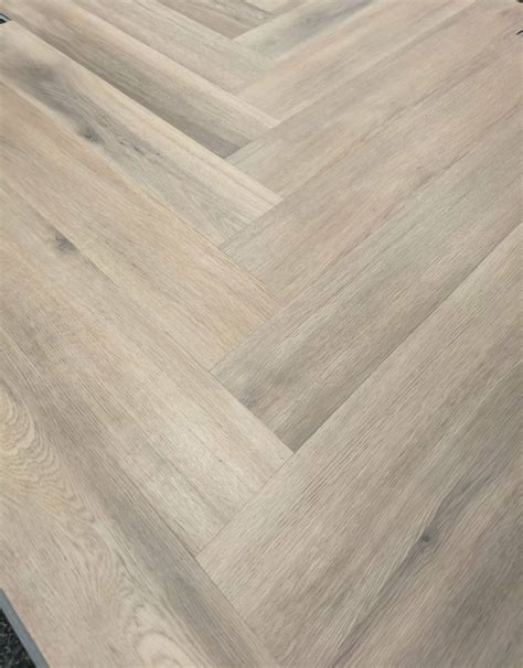 Camaro Naked Blond Oak Spc Herringbone Ftd Laminate