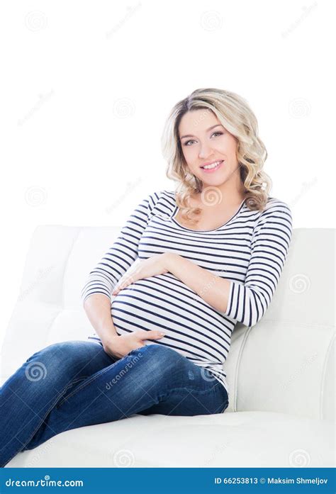 Junge Blonde Schwangere Frau in Einem Gestreiften Hemd Stockbild Bild von blond glücklich