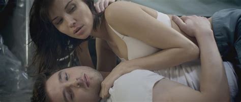 Naked Tamara Feldman In Bloodwork