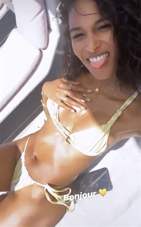 Cindy Bruna Sexy Gold Bikini And Vacation In Saint Tropez 9 Pics Videos The Fappening