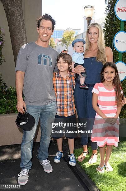 Ava Gosselaar Photos and Premium High Res Pictures - Getty Images