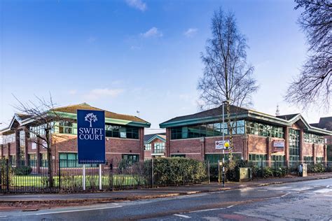 Altrincham retail park stores announce massive summer sales 24