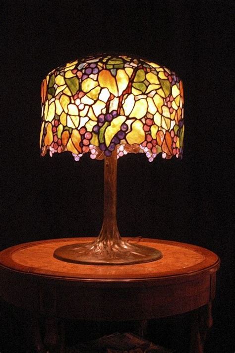 Grapevine Lamp Shade Glass Art Lamp