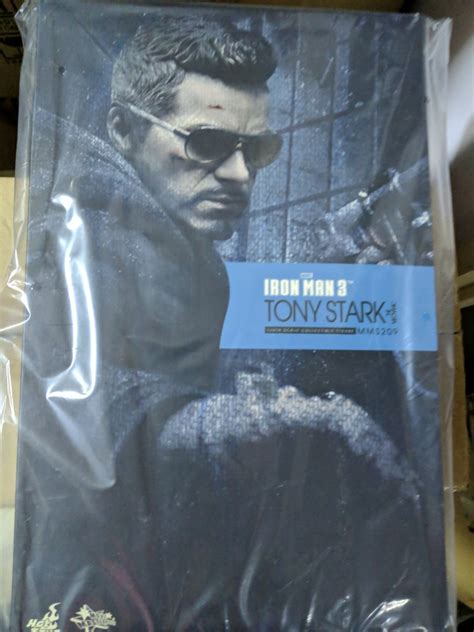 Hot Toys Tony Stark The Mechanic Mms Hobbies Toys Toys Games On Carousell