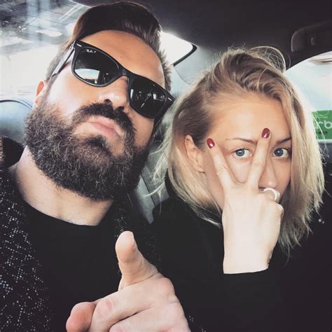 Kasia Warnke Pr Y Zgrabne Cia O W Kusym Bikini U Boku Prawdziwego Przystojniaka