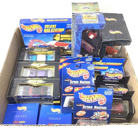 Lot 17pc NIP Cars Hot Wheels American Muscle