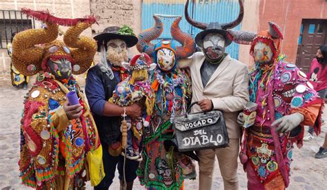 Diablos del carnaval La vida del disfrazado tiene una connotación muy