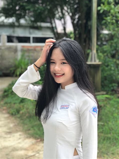 Đọ sắc dàn hot girl học đường trong ngày khai giảng Báo Dân trí