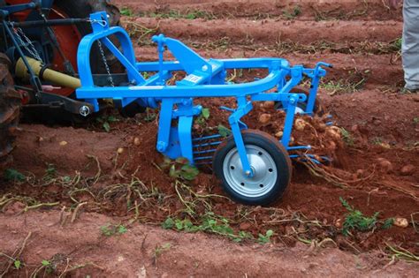 Digging Potatoes Farm Equipment Potato Digger Atv Attachments