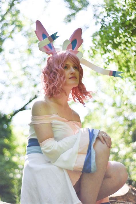 Sylveon cosplay by @jilzcos