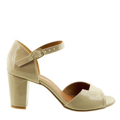 Sandália Feminina Salto Bloco Verniz Nude