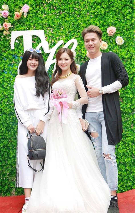 Hot girl dân tộc Thu Hương đẹp rạng ngời trong ngày cưới Báo Dân trí