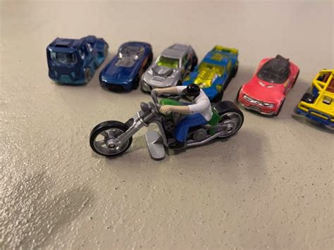 Hot Wheels Set Autos und Motorrad Stück Gebraucht in zeihen für CHF mit Lieferung auf