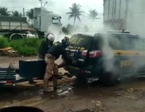 Policiais Transformam Viatura Em C Mara De G S E Matam Homem Negro Em