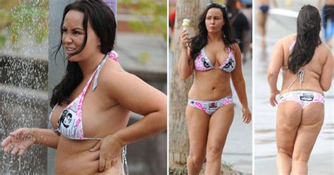 She Likes To Eat So What Bikini Babe Chanelle Hayes Praised For Fuller Curves Daily Star